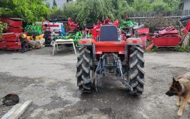 Malotraktor Kubota s čelním nakladačem 
