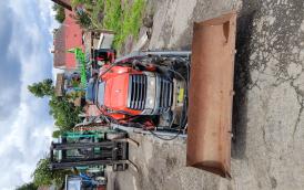 Malotraktor Kubota s čelním nakladačem 